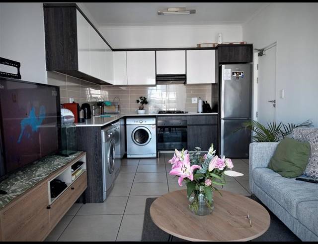 1 BEDROOM APARTMENT FOR SALE IN SANDOWN